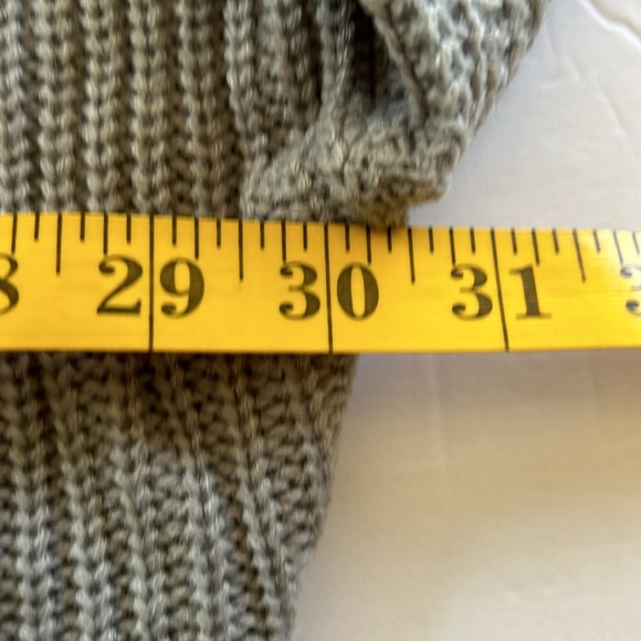 NEW Ugerloo Women’s Sweater Open Neckline Oversized Soft Green Size XL NWT - Picture 9 of 10